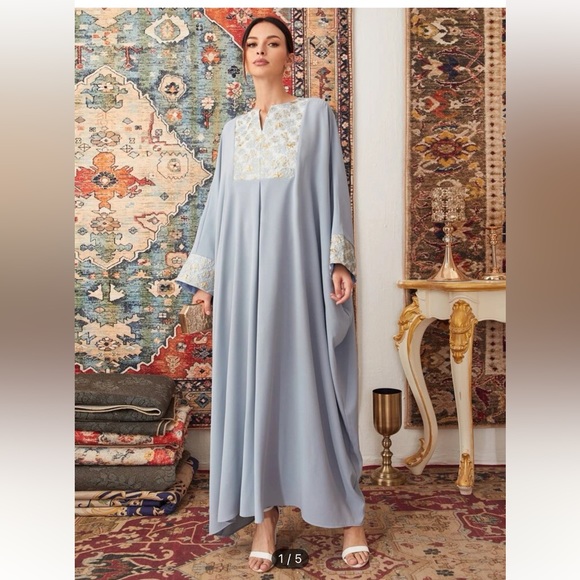 NOTCH NECK EMBROIDERY DETAIL KAFTAN - Picture 1 of 7